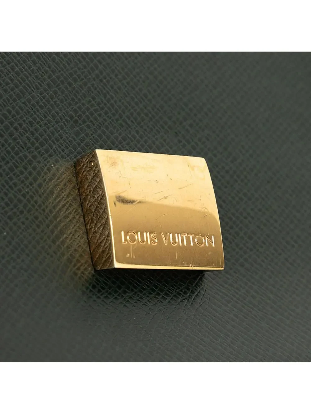 Louis Vuitton Taiga Selenga Pre-Loved #291131L31B